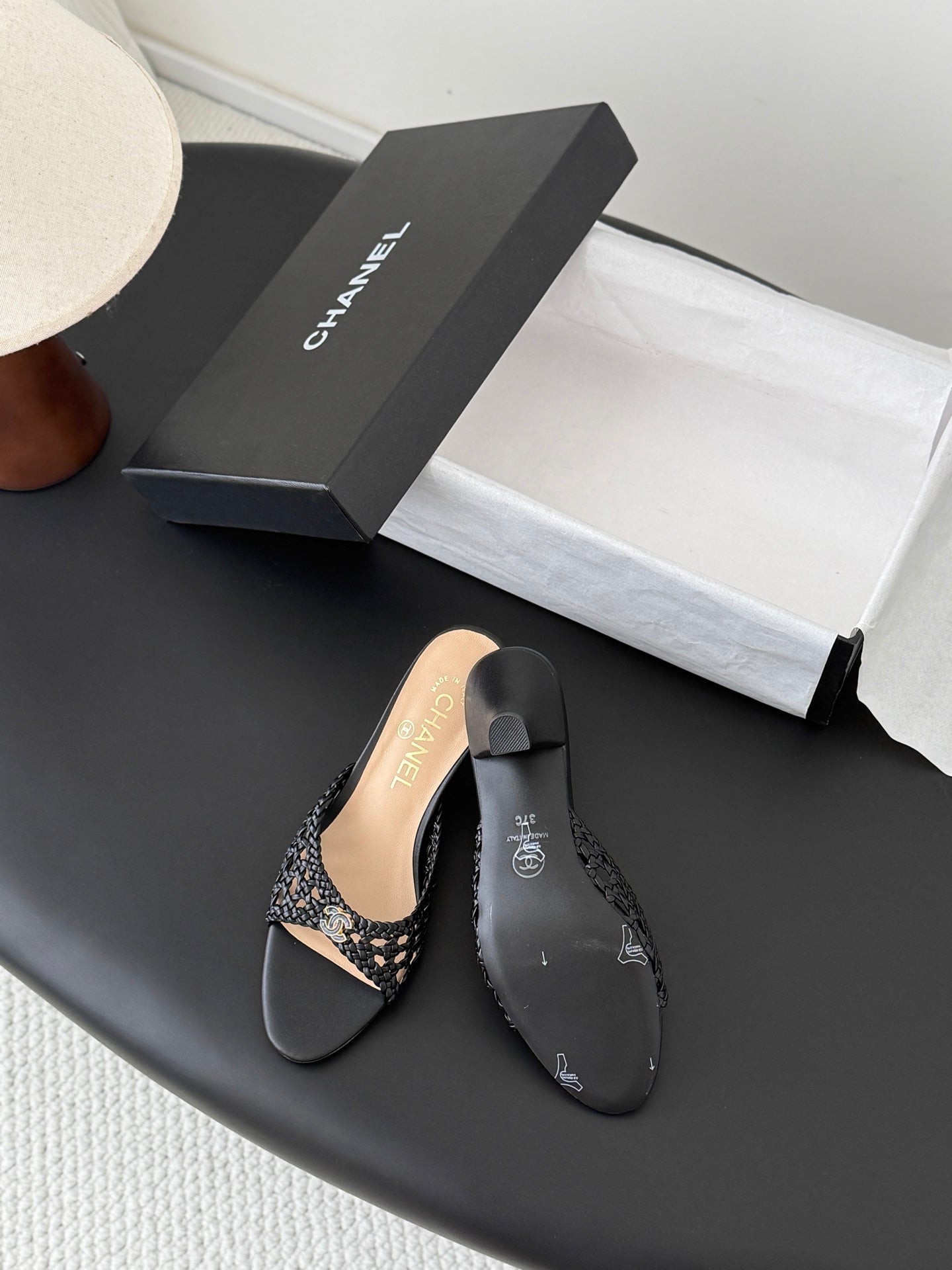 26 New Woven Slippers