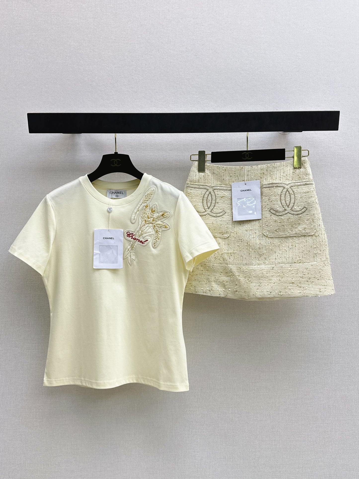 26SS - New Heavy Embroidery Beaded Letter Short-Sleeve T-Shirt + Tweed High-Waisted A-Line Skirt