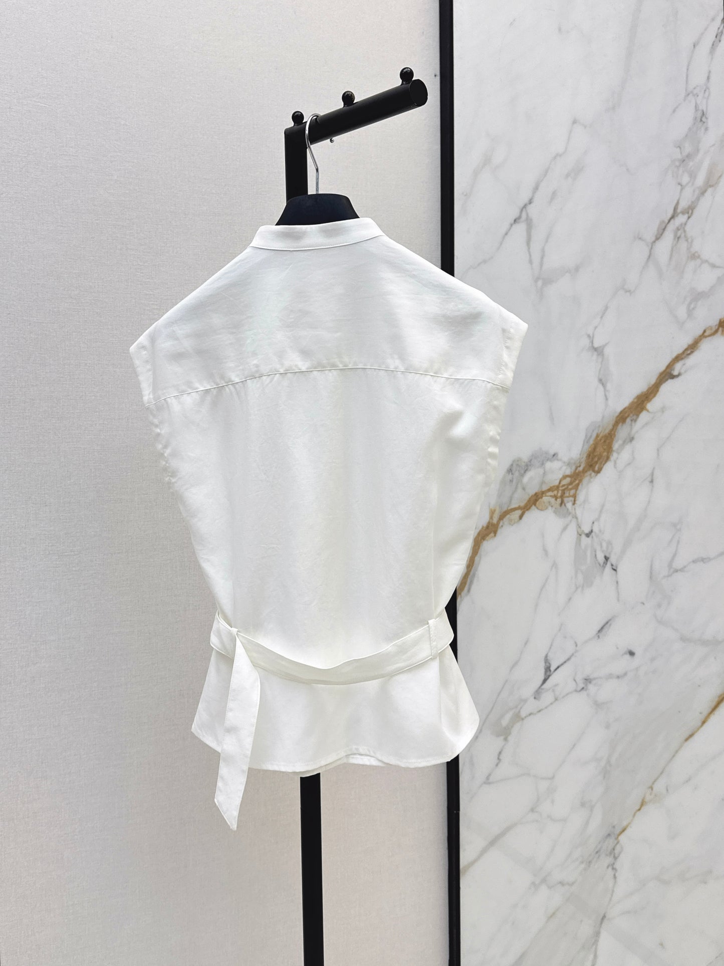 New accordion pleated lace-trimmed drop-shoulder shirt