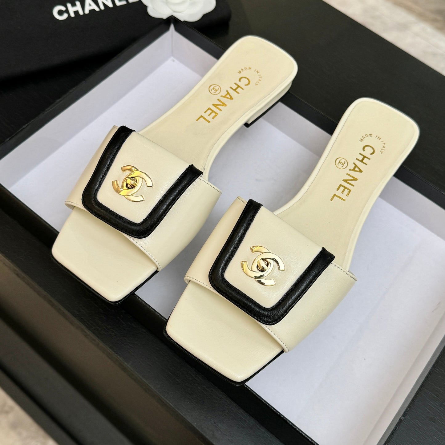 Backpack buckle square-toe slippers