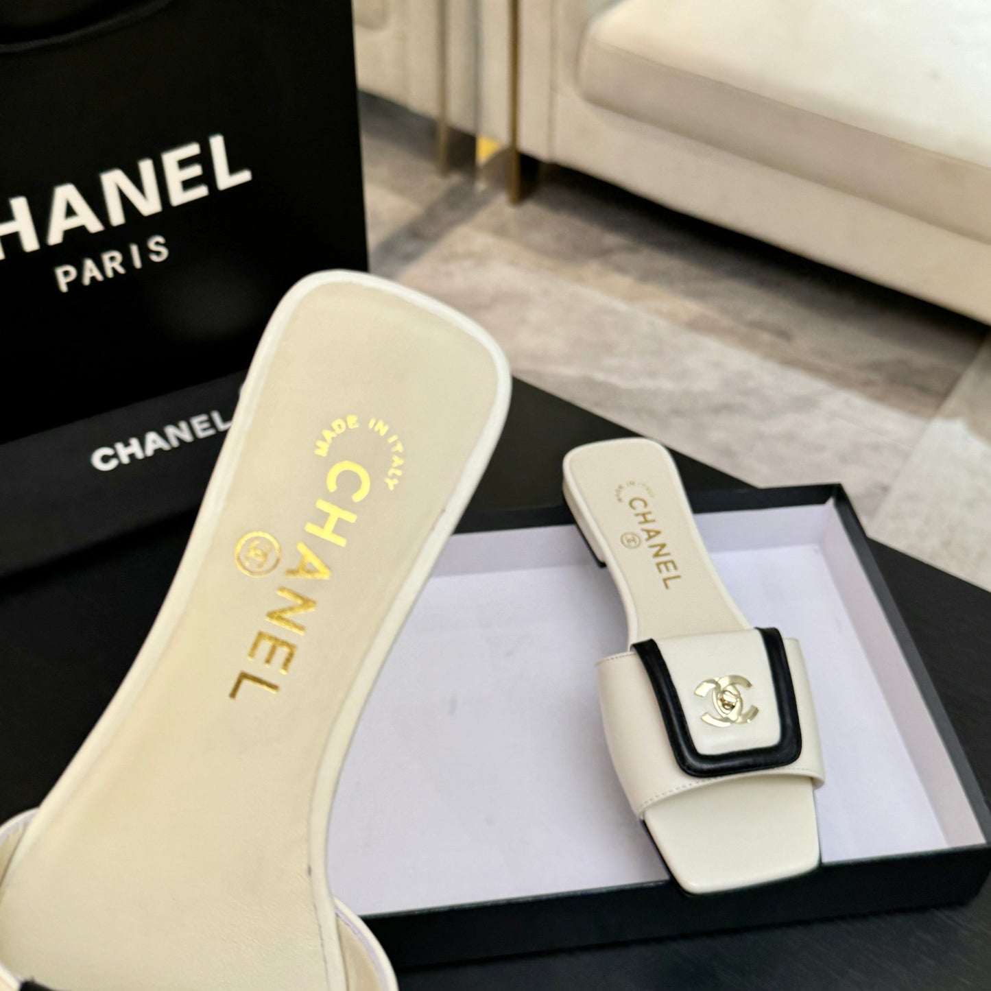 Backpack buckle square-toe slippers