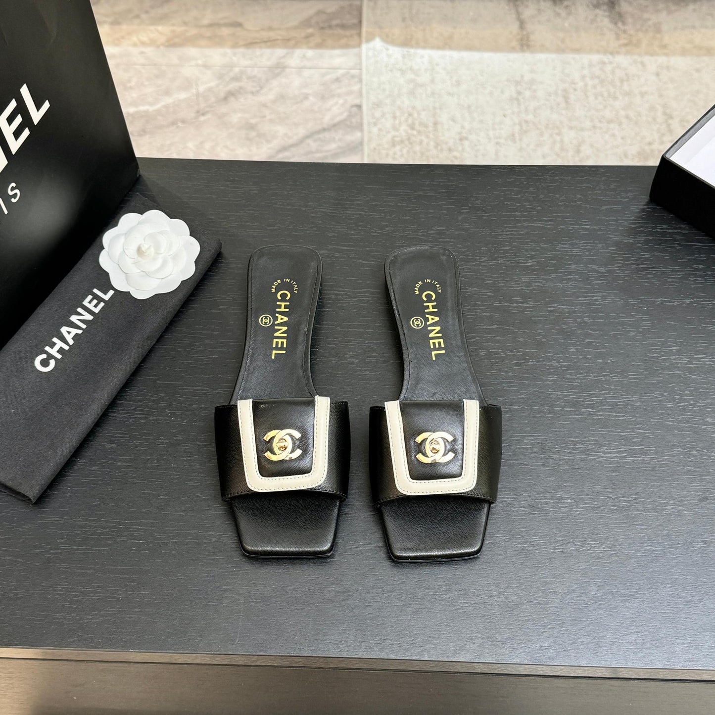 Backpack buckle square-toe slippers