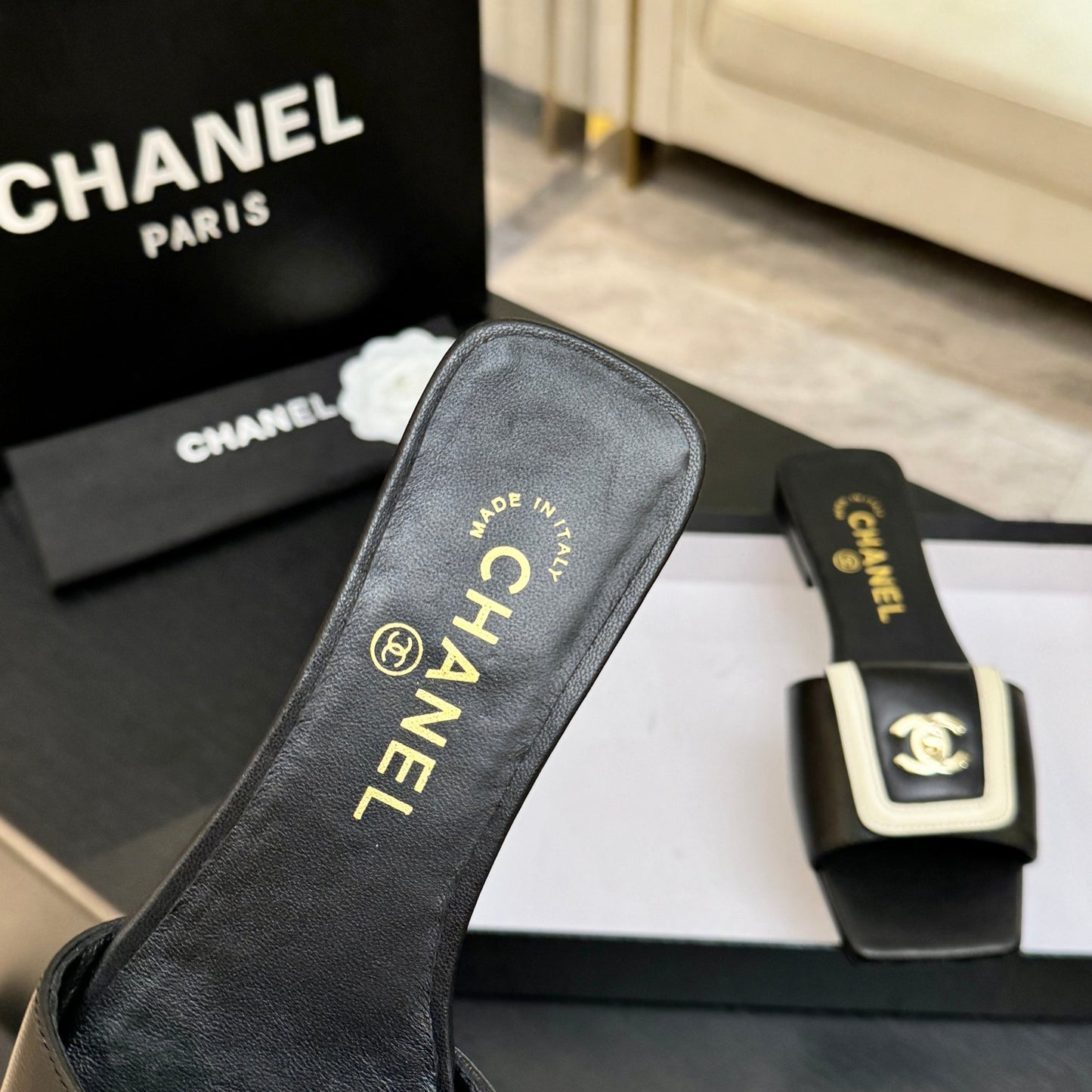 Backpack buckle square-toe slippers