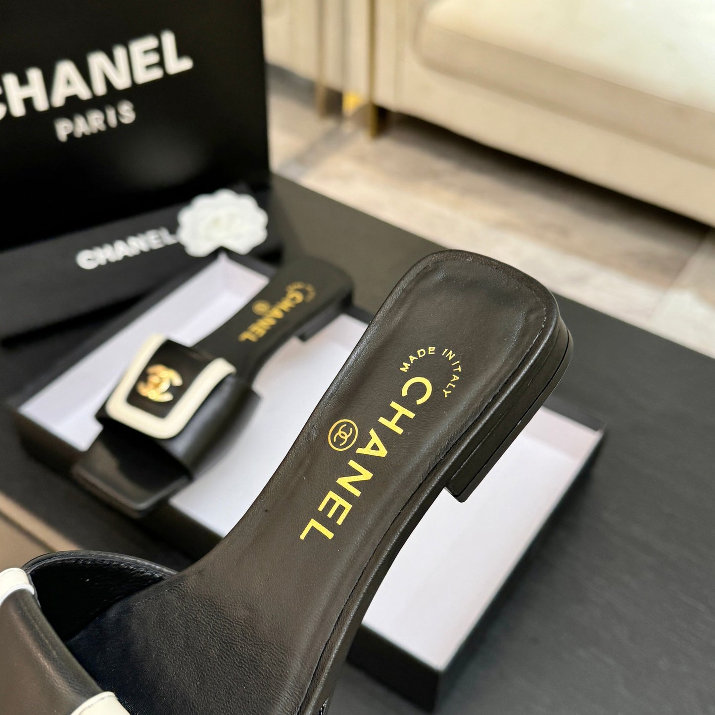 Backpack buckle square-toe slippers