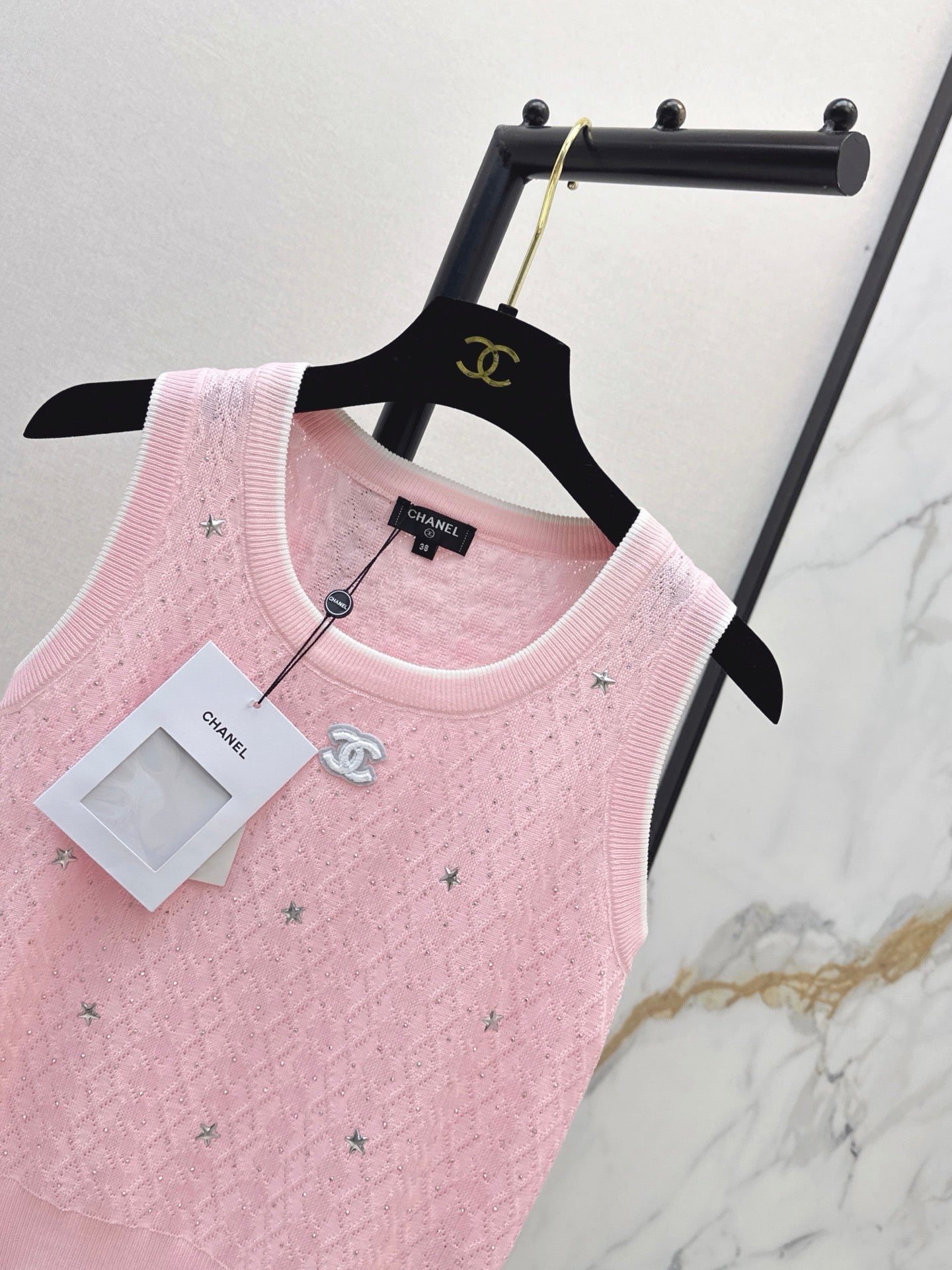26Ss - New Logo-Decorated Knitted Vest