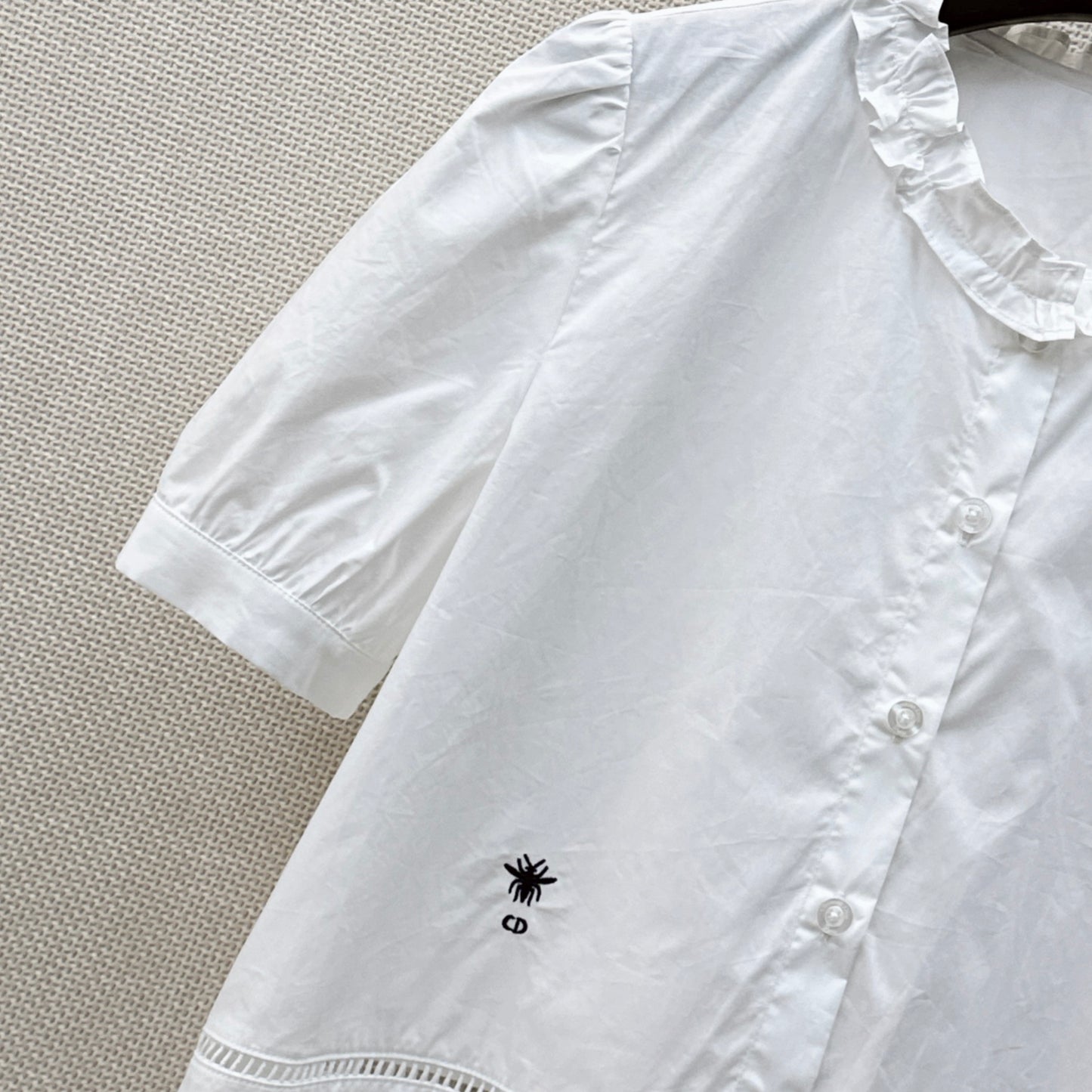 26SS - New style bee embroidered ruffled lace shirt