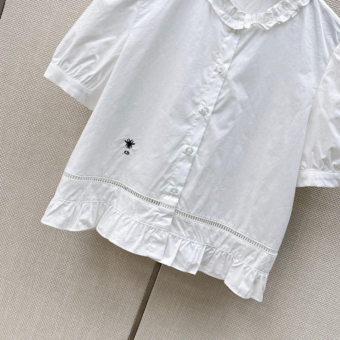 26SS - New style bee embroidered ruffled lace shirt
