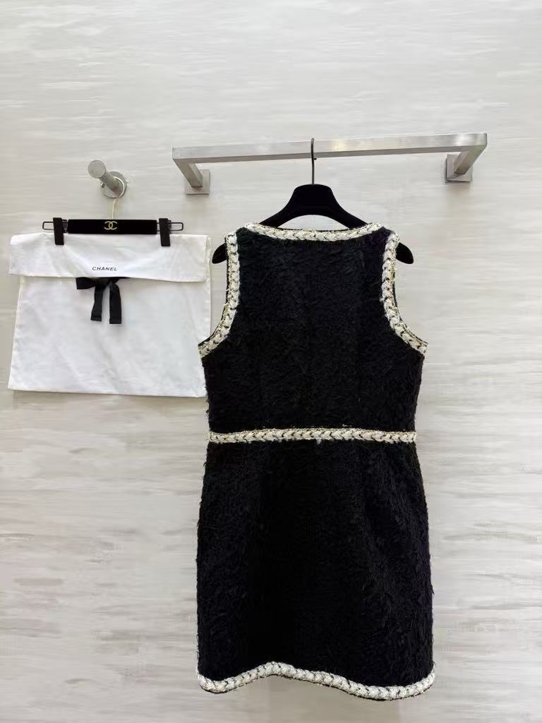 Heavy-duty vest dress