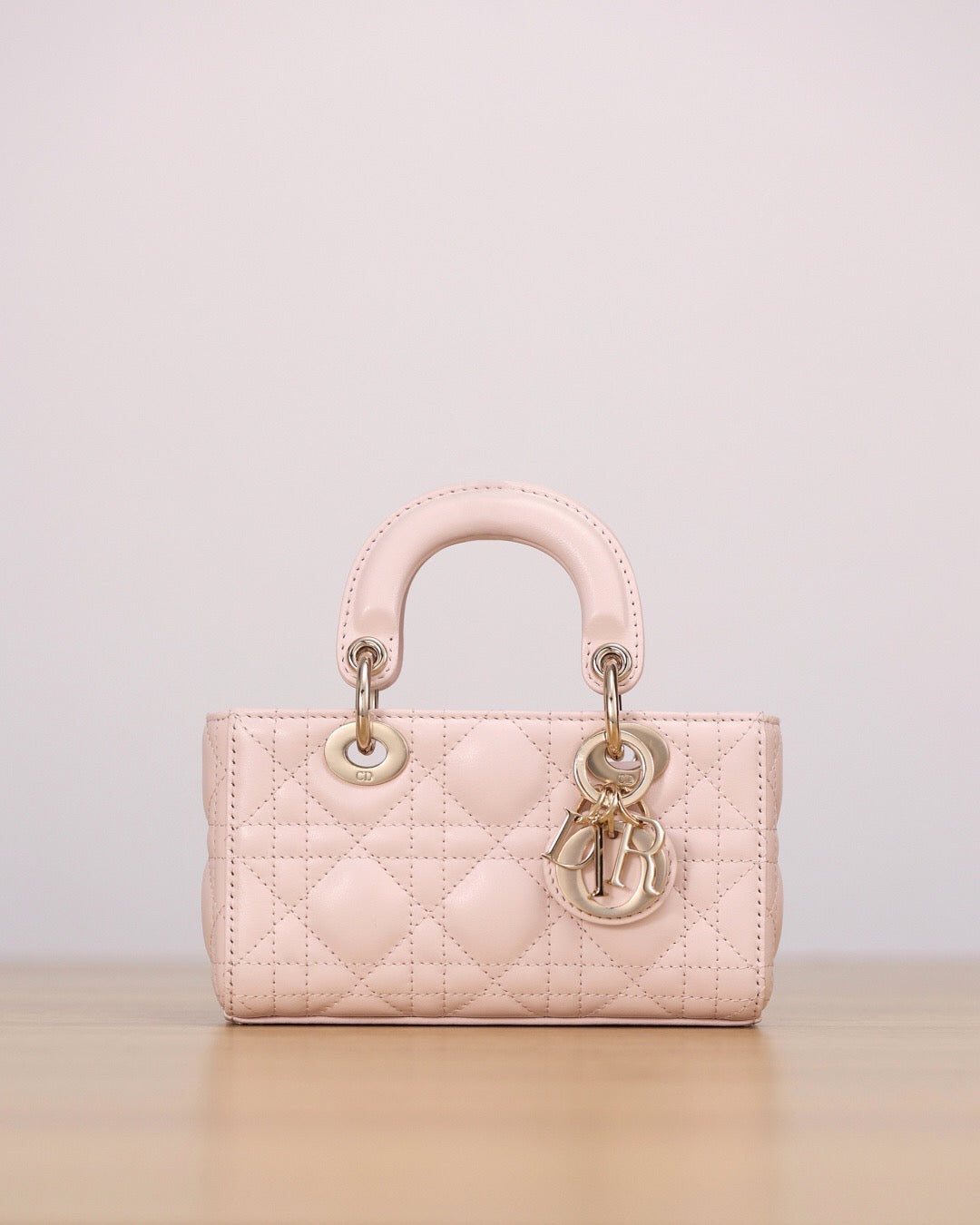 25FW NEW Pink Woven Leather Handbag