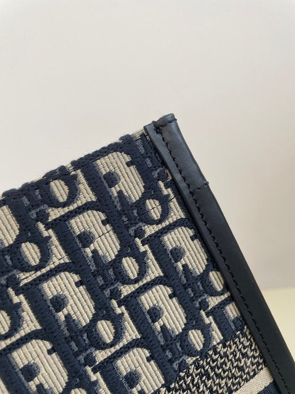 25FW NEW Classic Tote Bag