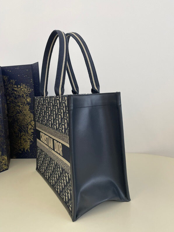 25FW NEW Classic Tote Bag