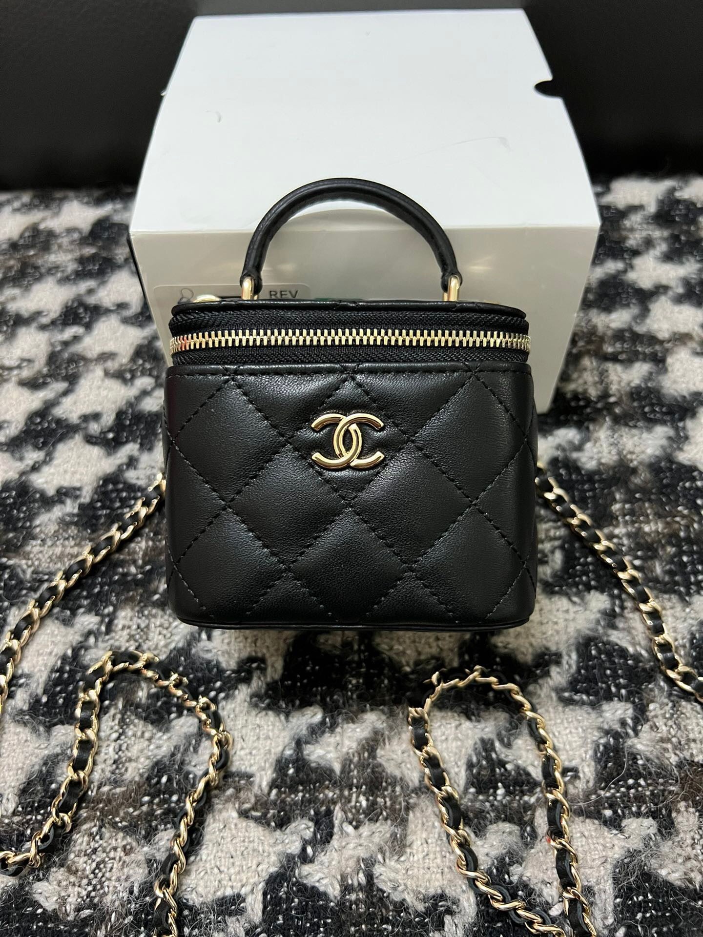 25FW NEW Exquisite Chain Shoulder Bag