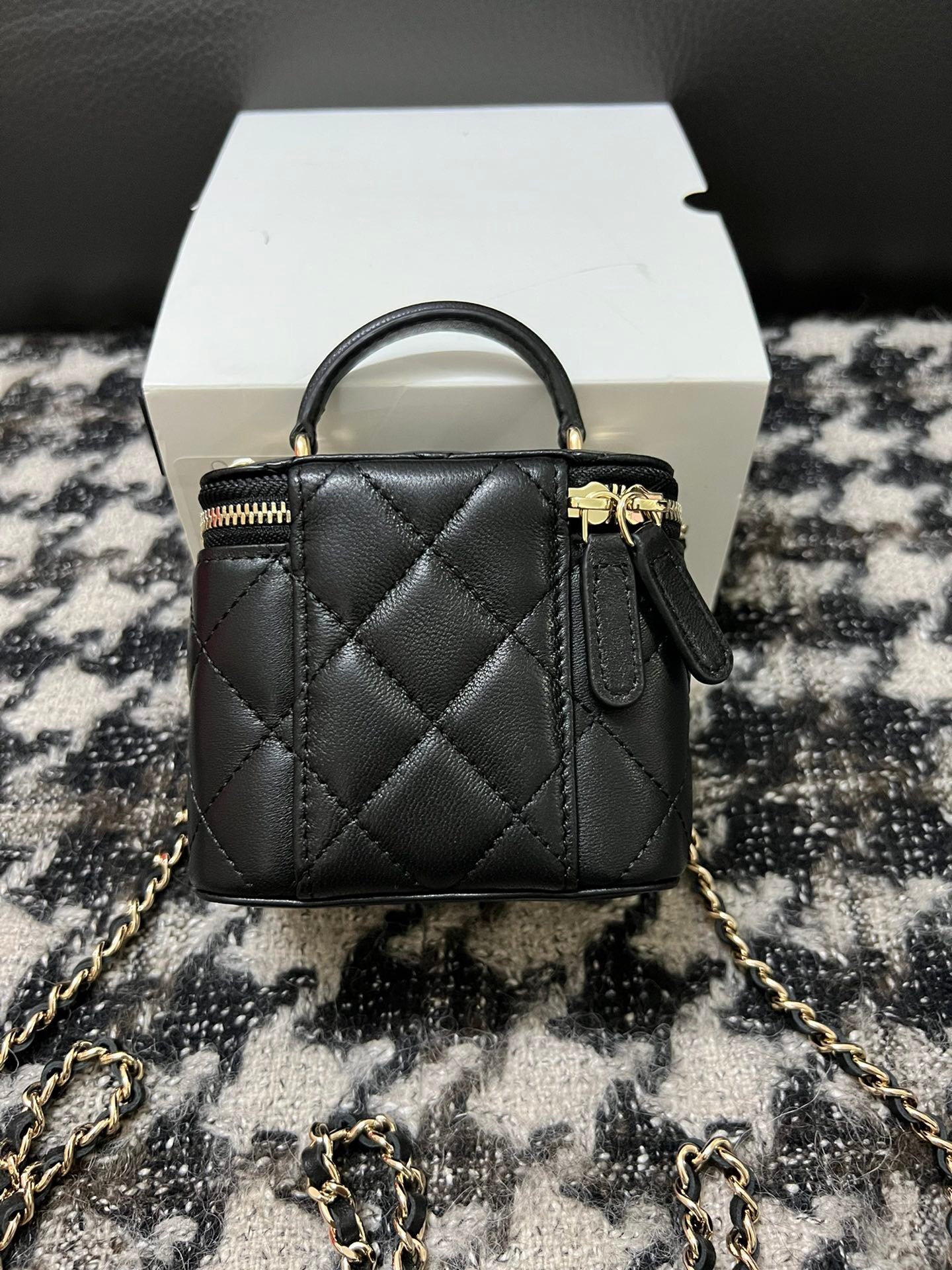 25FW NEW Exquisite Chain Shoulder Bag